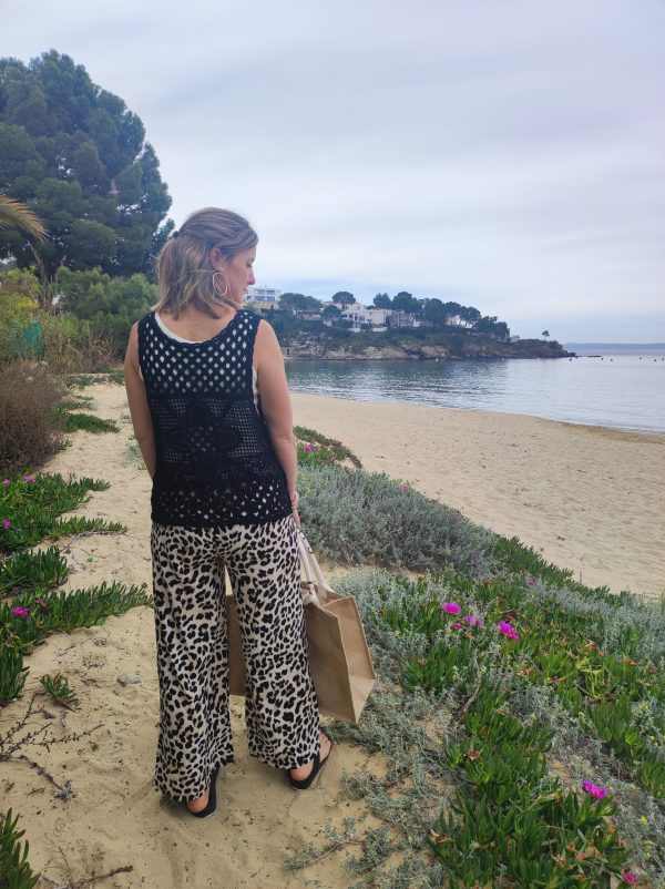 Gilet crochet noir – Image 7
